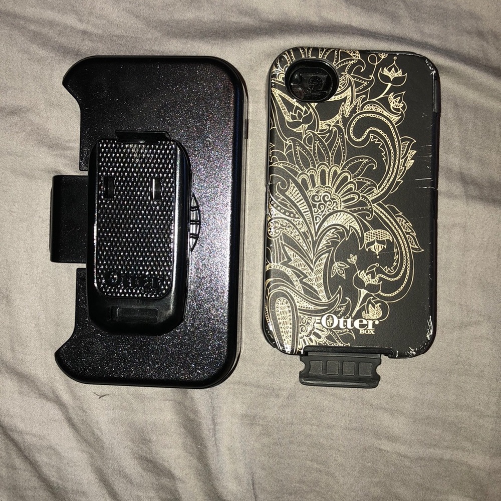Black Otter Box iPhone 4s case